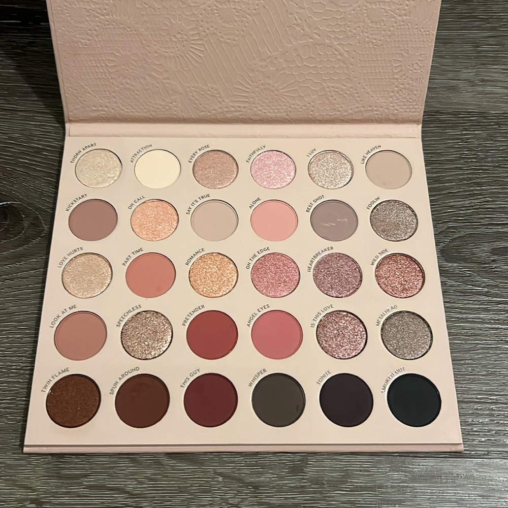 Brand new Colourpop Smoke n’ Roses 30 pan eyeshadow palette